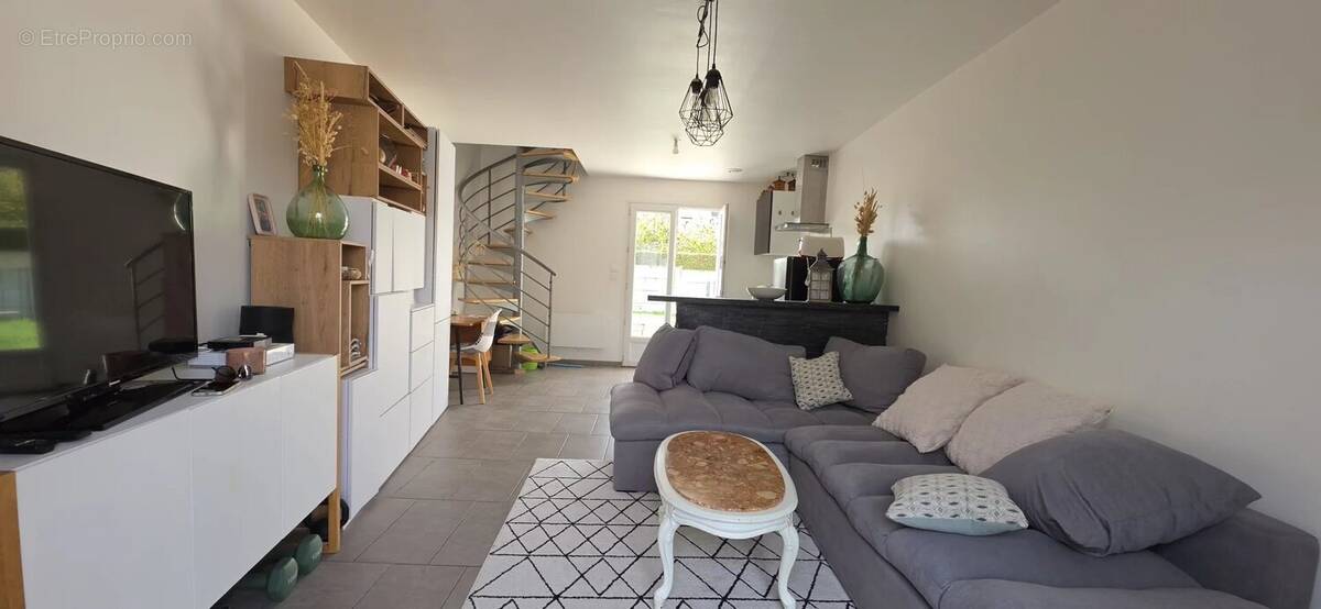 Appartement à FONTENAY-TRESIGNY