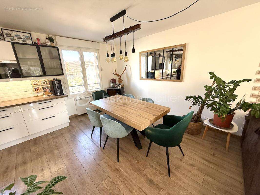 Appartement à SAULX-LES-CHARTREUX