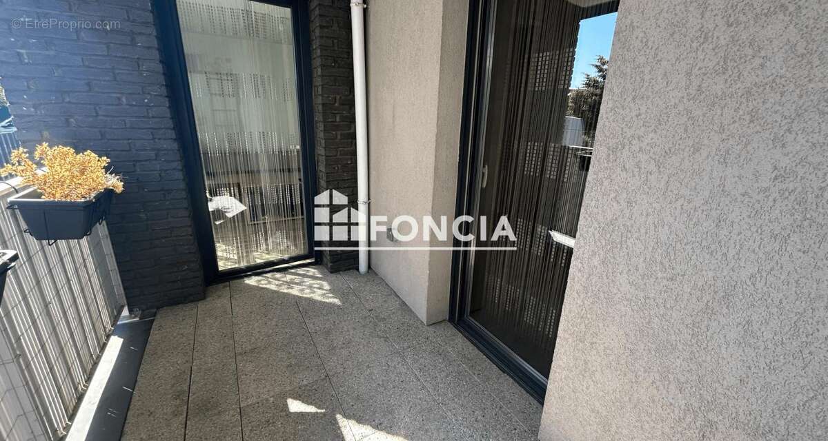 Appartement à FRESNES