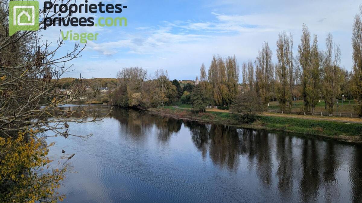 Maison à YZEURES-SUR-CREUSE