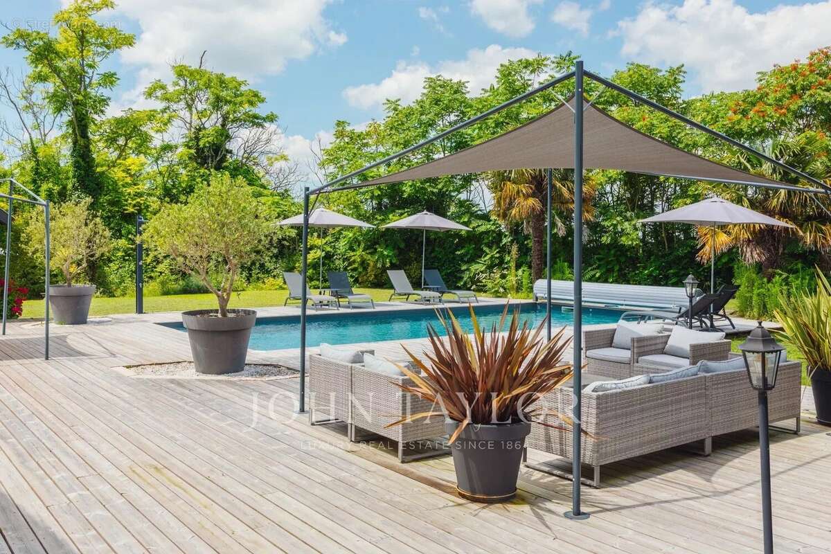 Maison à PRIGNAC-ET-MARCAMPS