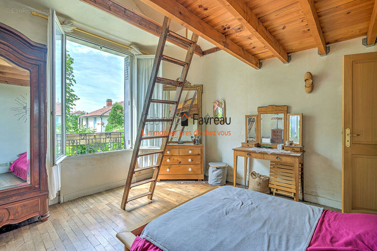 Maison à L&#039;HAY-LES-ROSES