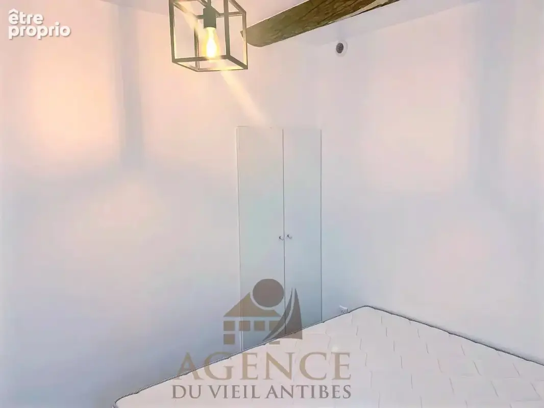 Vieil Antibes – Remparts  Charmant 2 pièces de 28 m² - photo 7