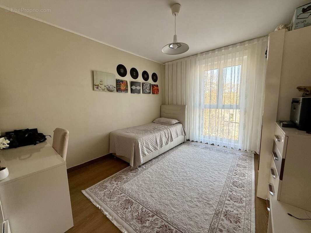 Appartement à SAINT-JEAN-DE-LA-RUELLE