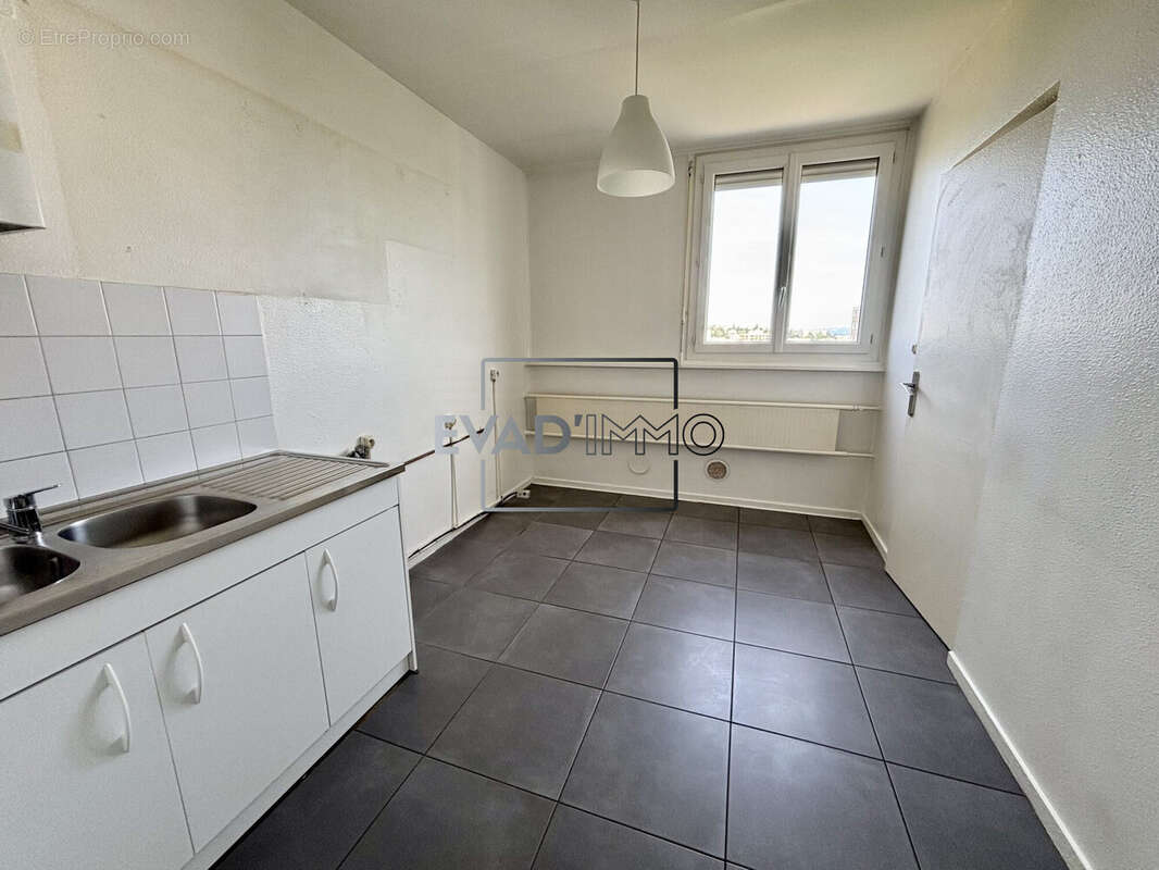 Appartement à SAINT-ETIENNE