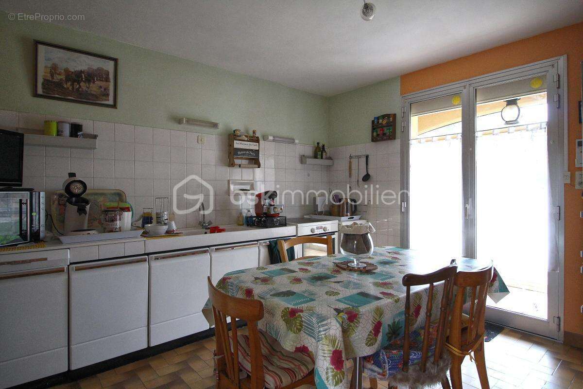 Villa en R+1 de 222 m² - photo 4