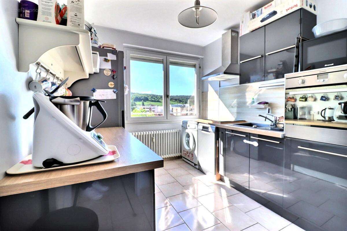 Chenôve, appartement T3 de 69 m², 2 chambres, loggia, cave et ascenseur - photo 3