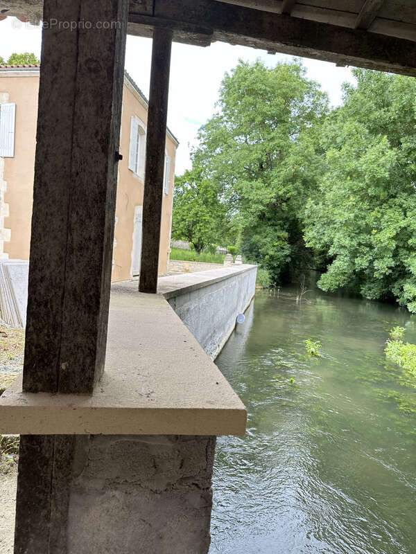 Maison à SAINT-JEAN-D'ANGELY