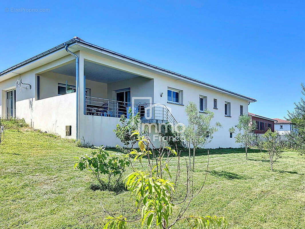 Maison à JAYAT