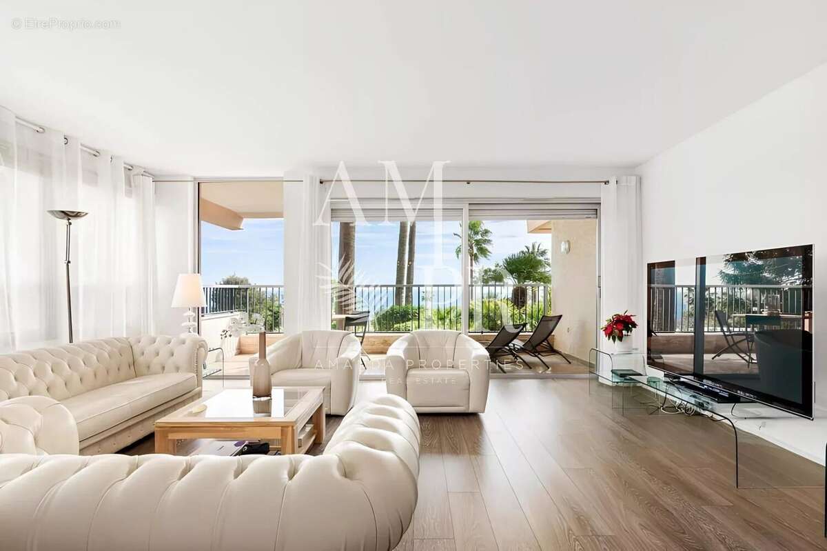 Appartement à VALLAURIS