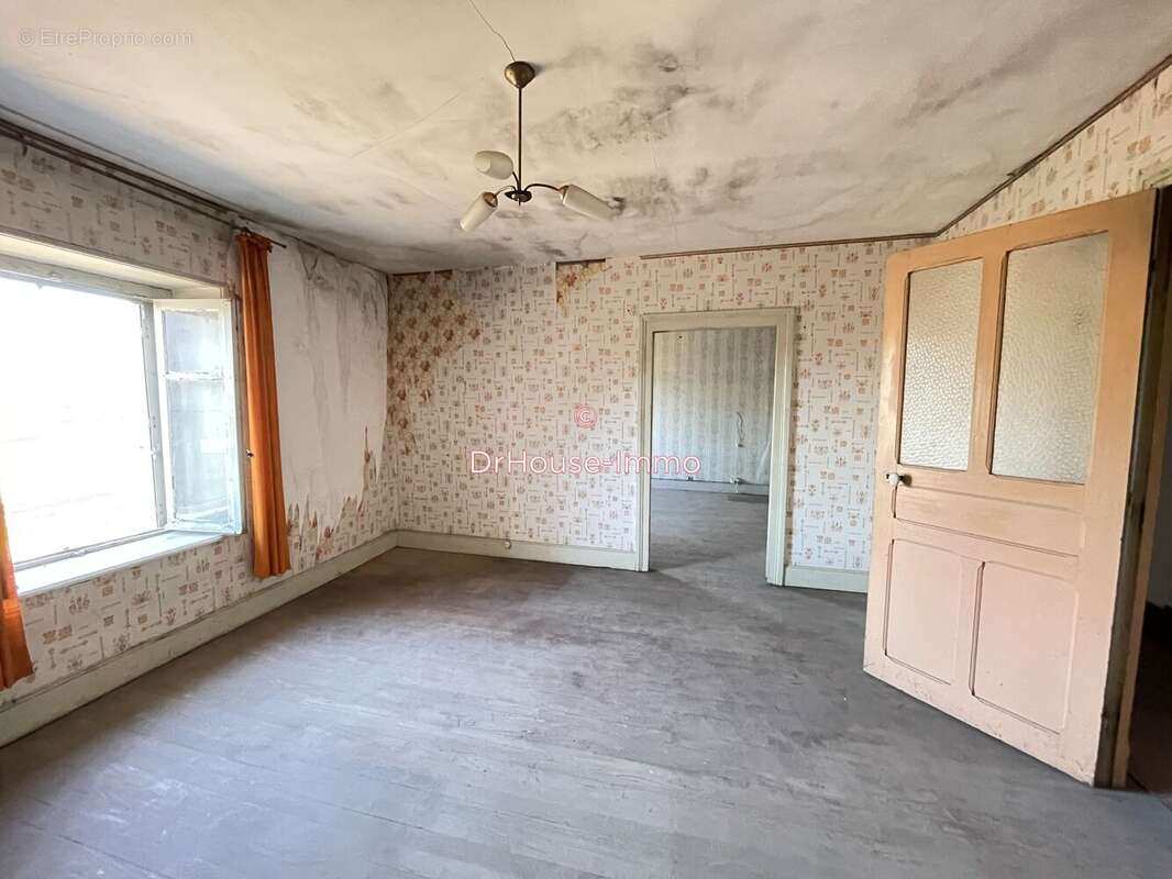 Appartement à ESCLES