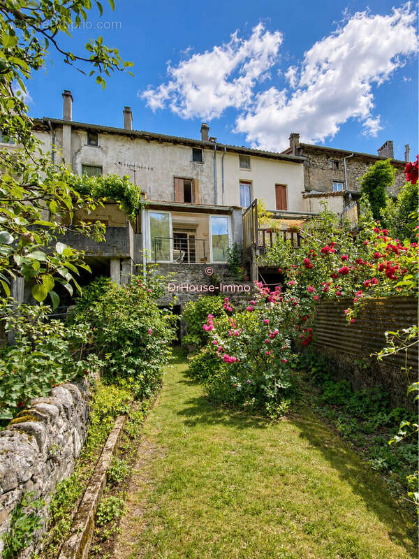 Maison à MAYRES