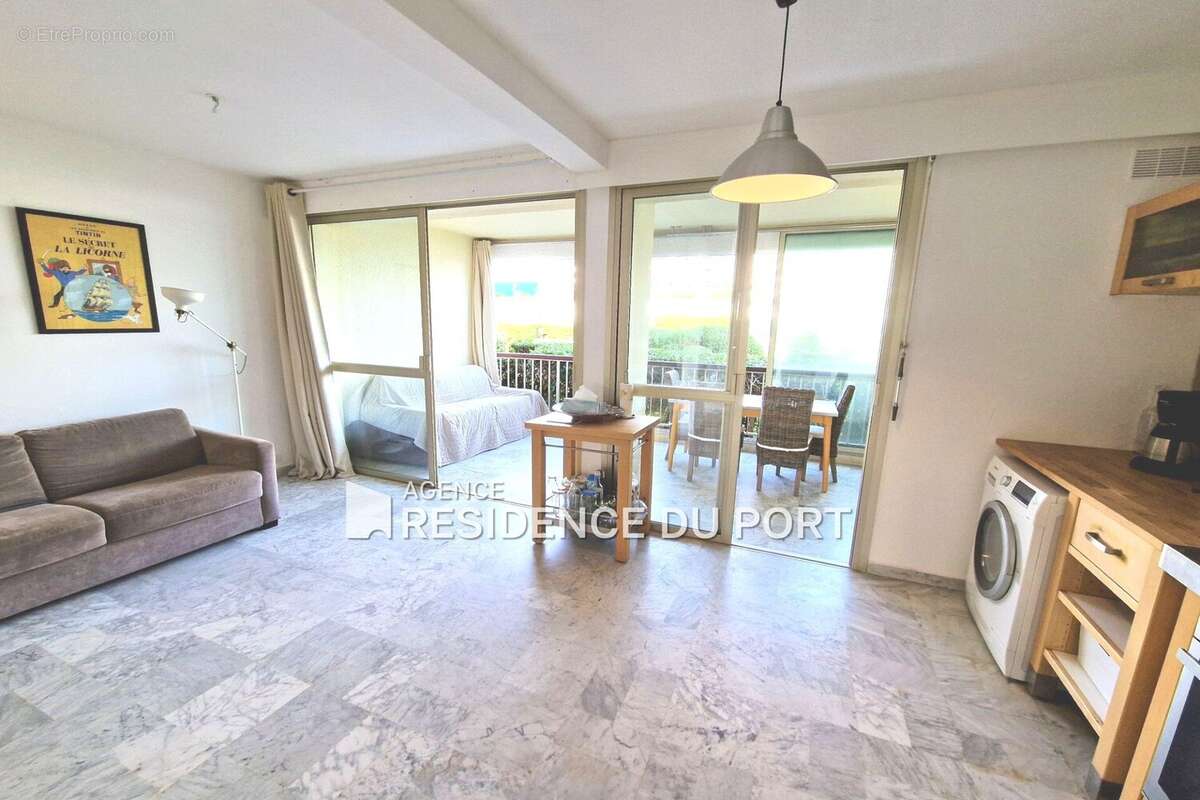 Appartement à MANDELIEU-LA-NAPOULE