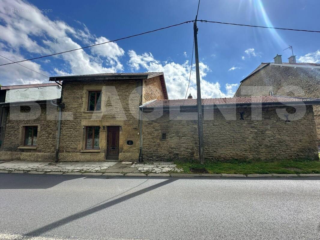 WhatsApp Image 2025-05-28 à 16 - Maison à LINAY