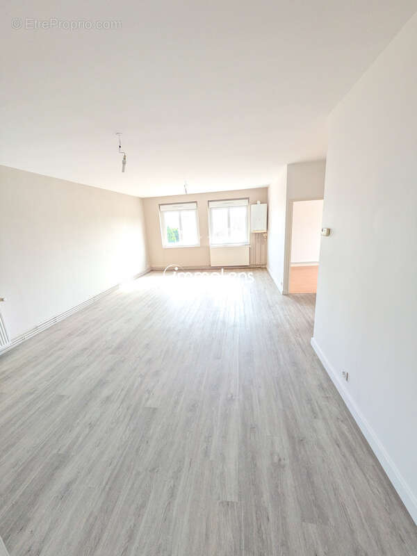 Appartement T3 Bis de 94 m2 avec 2 garages   Saint-Quentin - photo 5