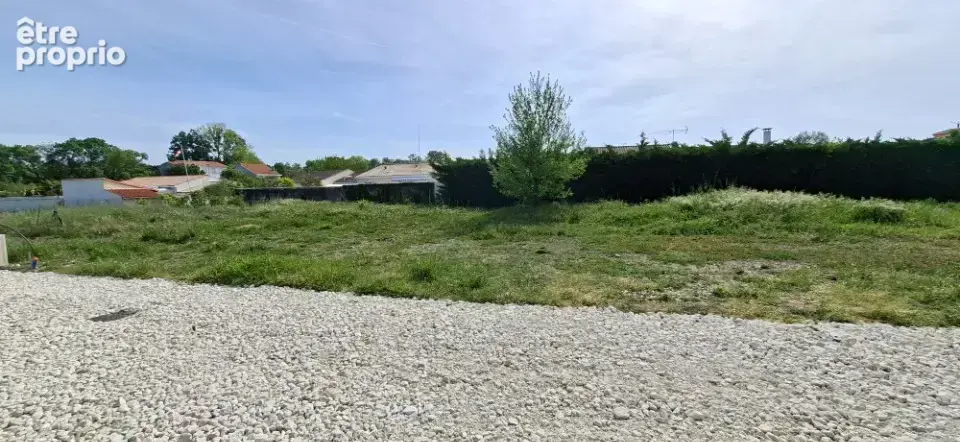 Terrain à LE CHAY