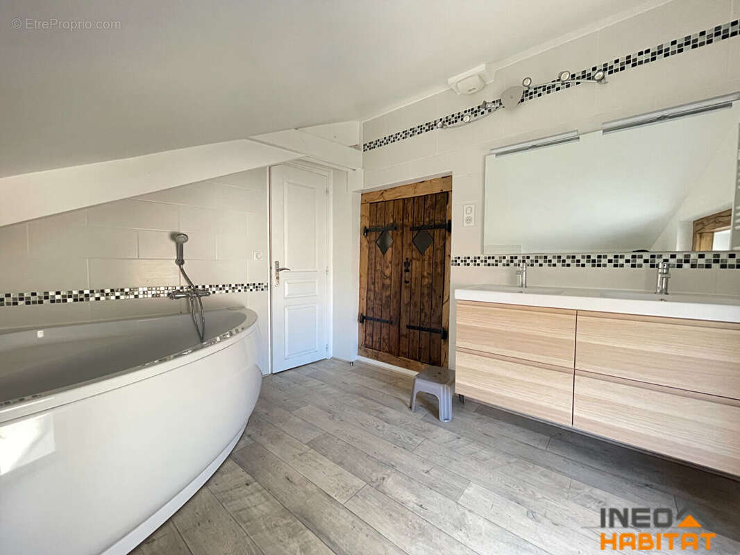 Maison à LA MEZIERE