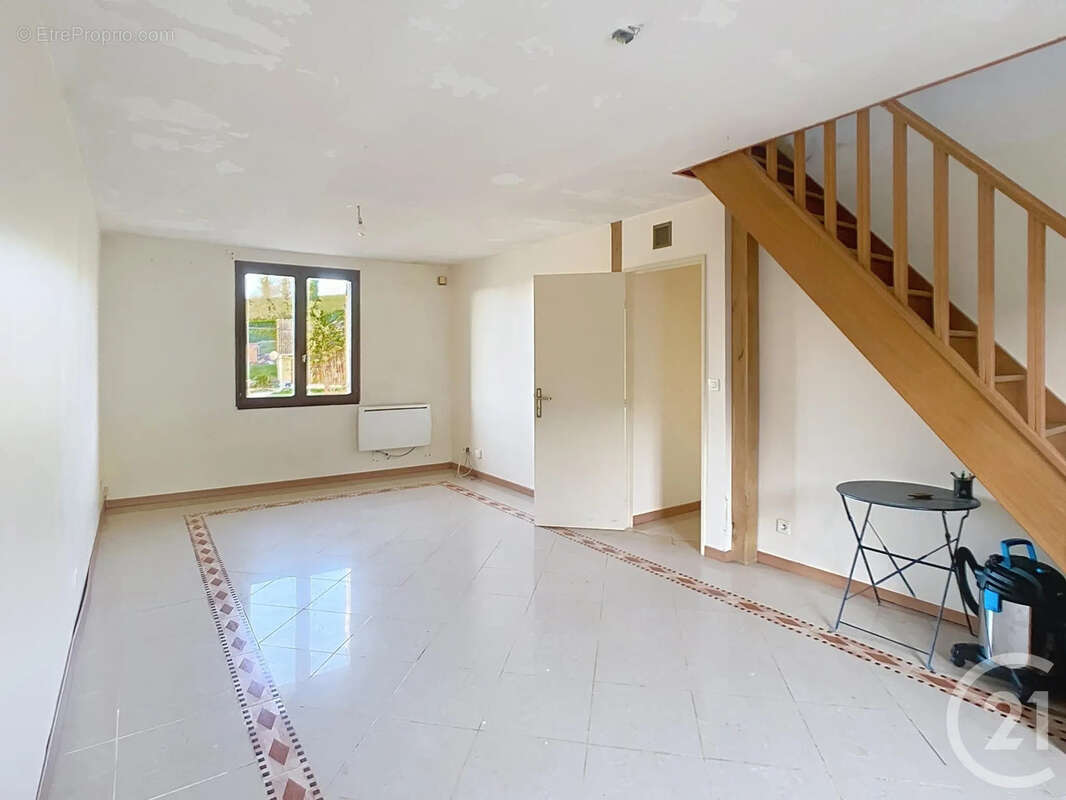 Maison à TALMONTIERS