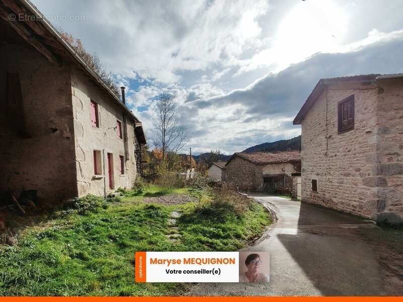 Maison à LE BRUGERON