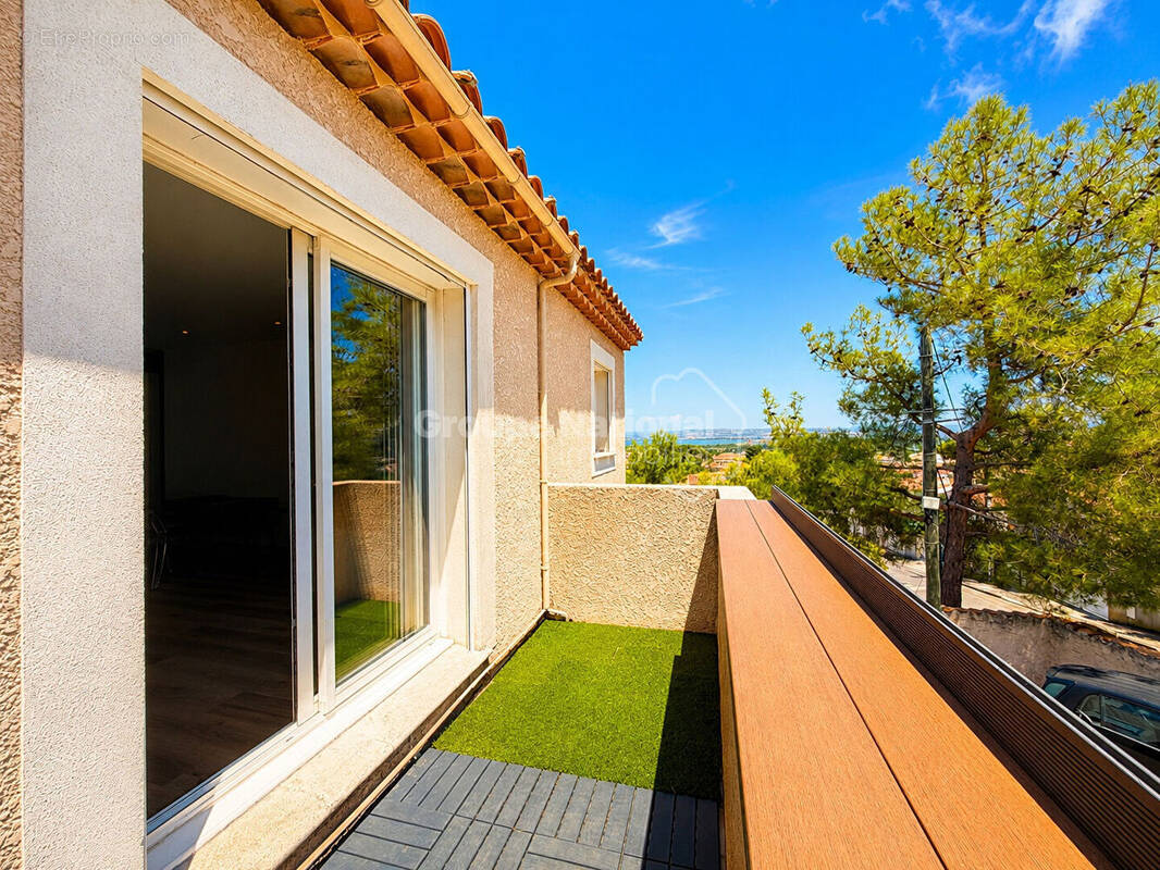 Appartement à CHATEAUNEUF-LES-MARTIGUES
