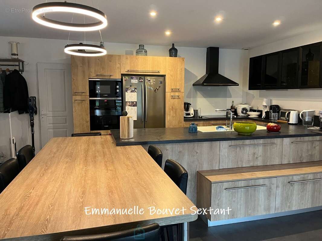Superbe domaine touristique, 3 ha, 5 chalets bois, salle de réception, maison d'habitation, piscine, divers dépendances - photo 12