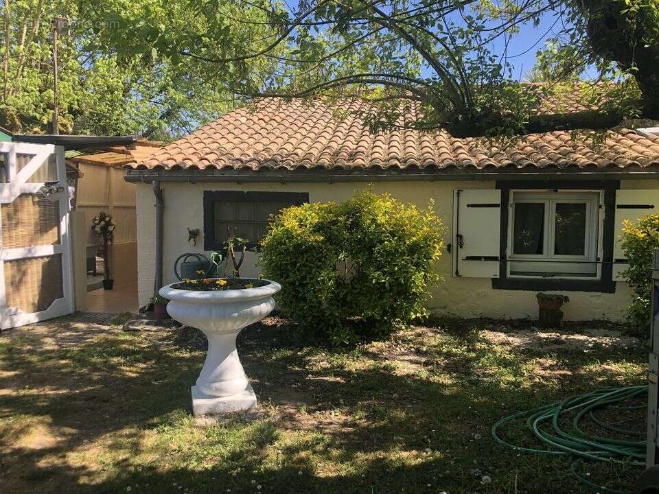  GAILLAN LONGERE 170 M2, T5, TERRAIN 2HCALME, PARFAIT ETAT - Maison à GAILLAN-EN-MEDOC