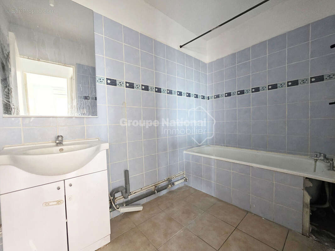 Appartement T5 de 96 m² avec terrasse, ascenseur et cave, Miramas - photo 13