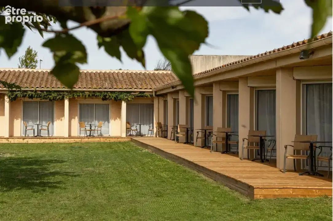INVESTISSEMENT LOCATIF  Avignon  Résidence de tourisme Golden Tulip Avignon Le Paradou  6.55 % de rentabilité - photo 15