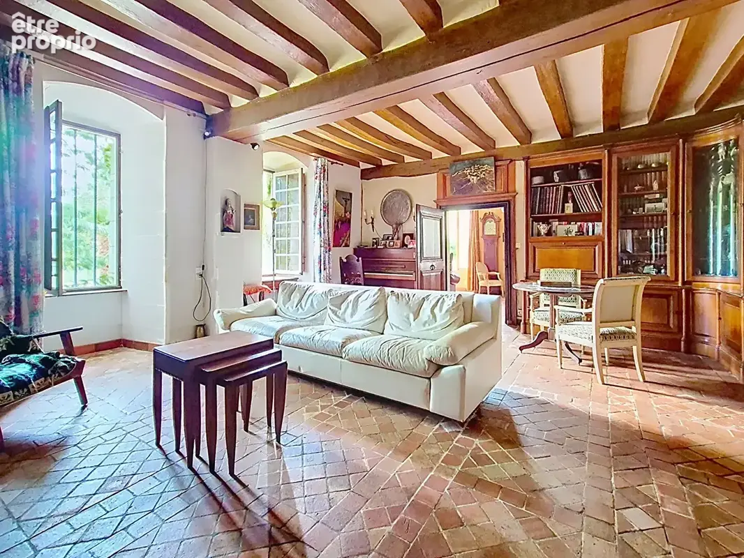 Maison de maître et dépendances au coeur d'un domaine de près de 4 hectares - photo 6
