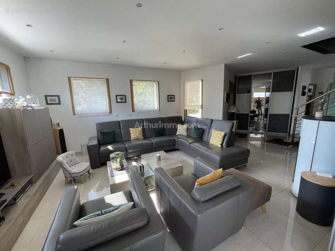 Maison à SOISY-SUR-SEINE