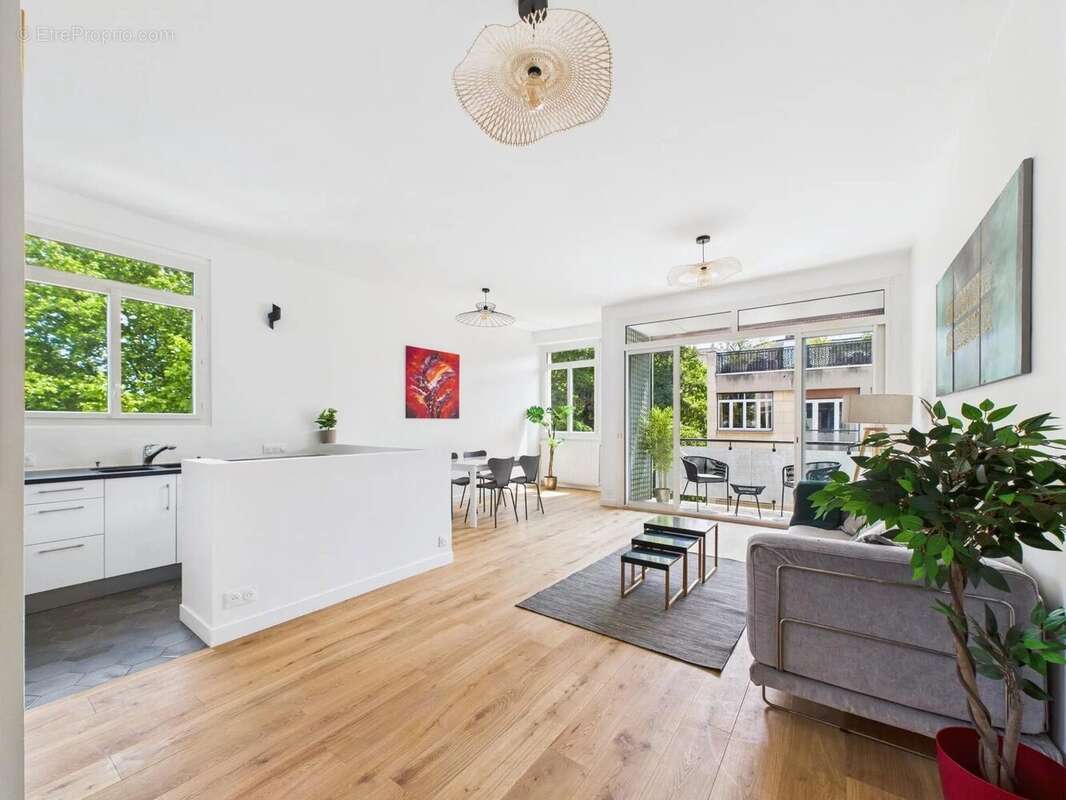 Appartement à NEUILLY-SUR-SEINE