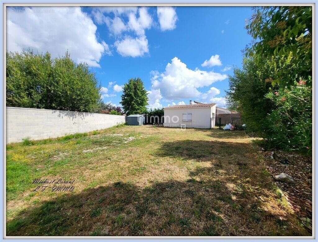 Maison à AMBARES-ET-LAGRAVE