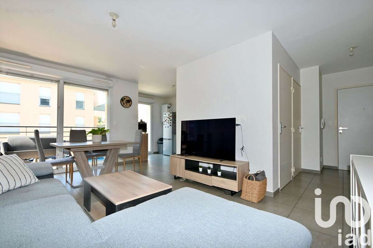 Photo 8 - Appartement à MEYZIEU