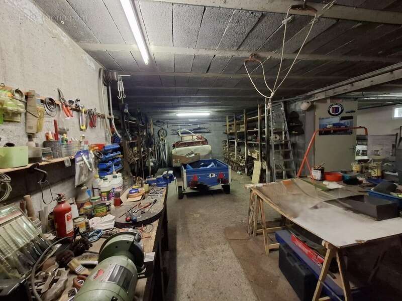 Maison à VIC-LE-COMTE