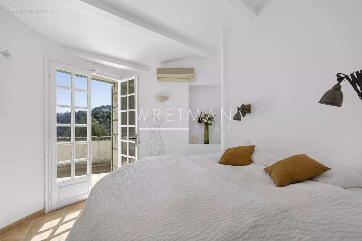 Maison à MANDELIEU-LA-NAPOULE