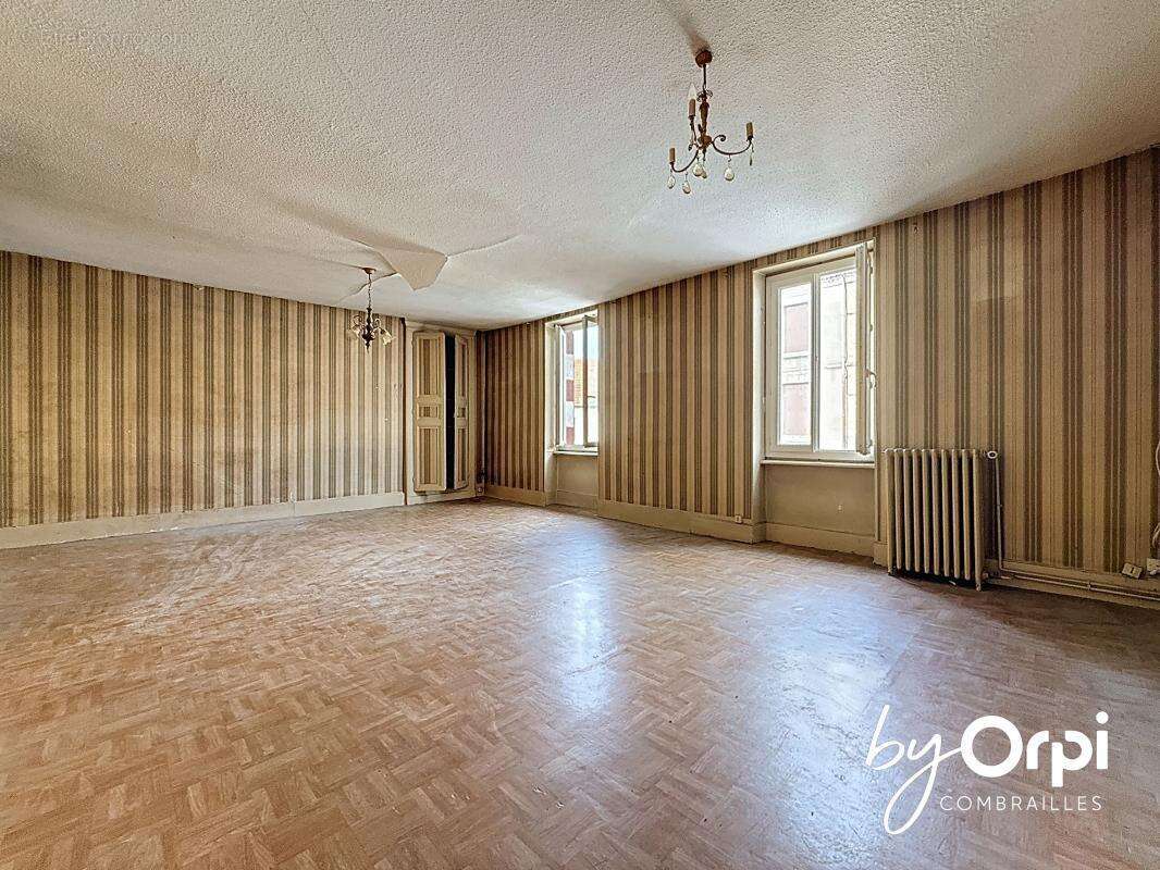 Maison à SAINT-ELOY-LES-MINES