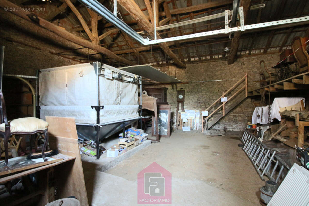Bel ensemble en pierre gros potentiel !! - photo 28