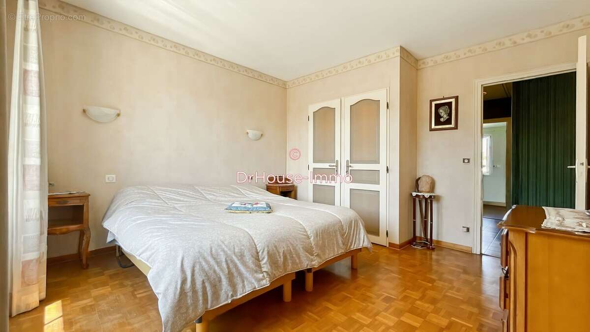 Maison 136 m² à Fareins  - photo 17