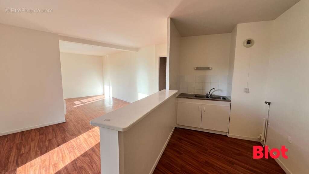 Appartement à ORGERES