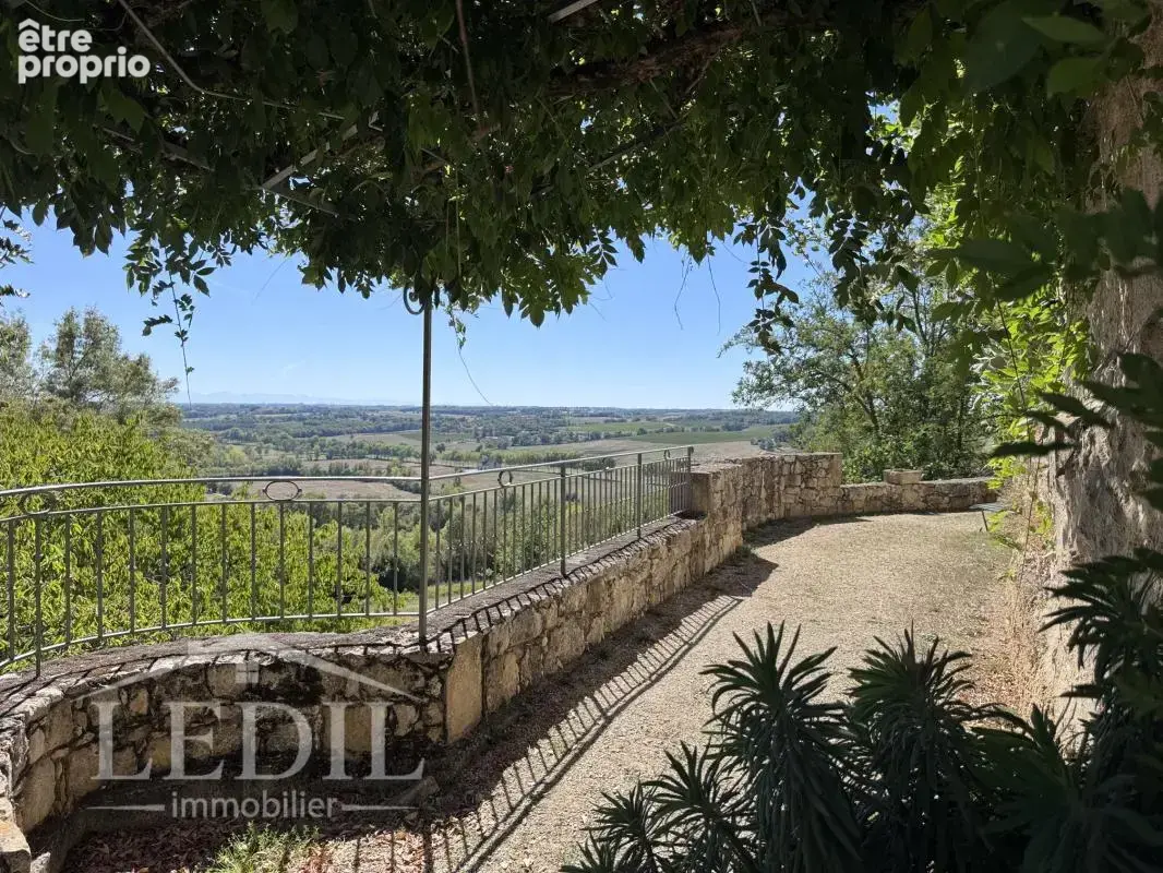 Maison de village en pierre, charme et authenticité - photo 9