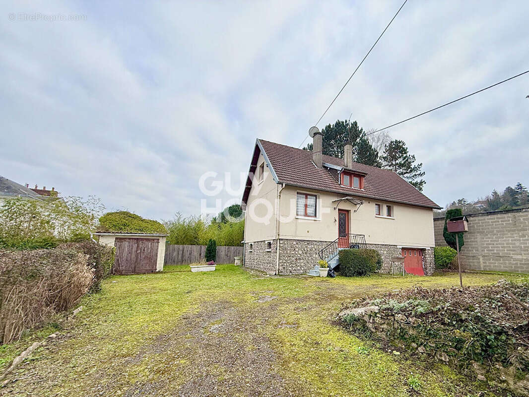 Honfleur - secteur prisé - maison avec terrain de 894m2 - photo 2