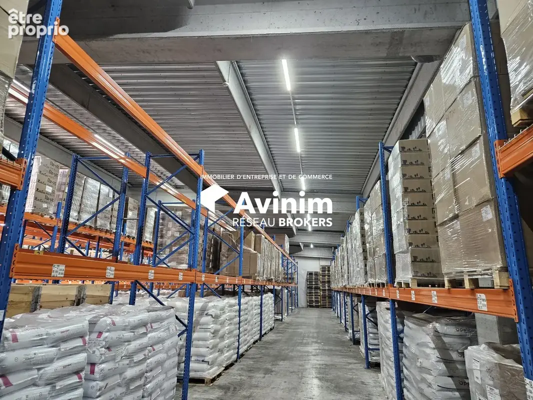 Commerce 3 022 m² à vendre à Oyonnax (01100) - photo 2