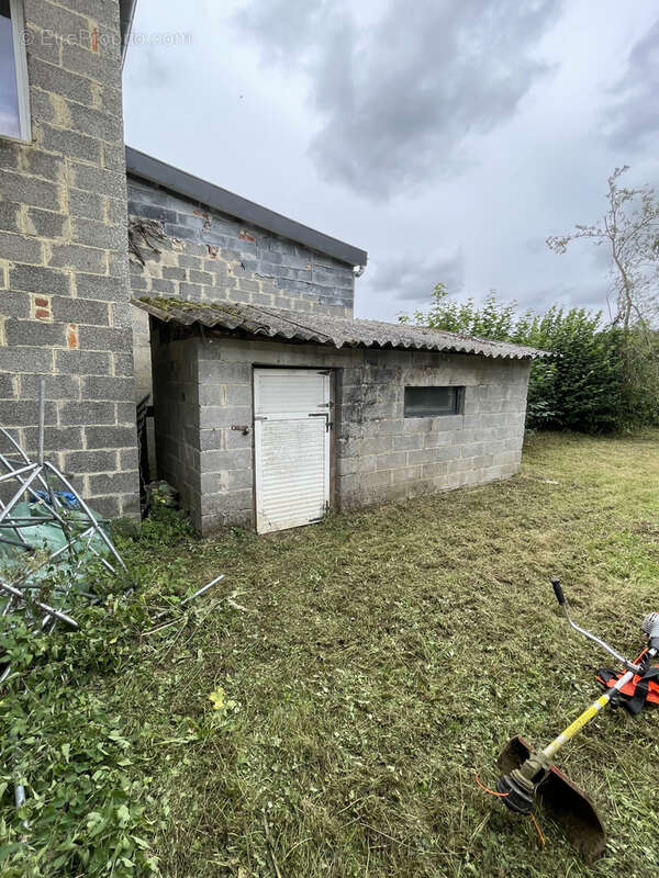 Maison à SAINT-REMY-CHAUSSEE