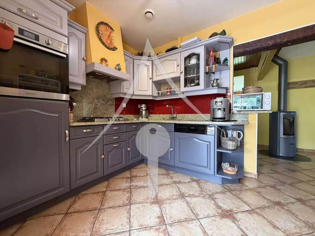 Maison à LAVERNOSE-LACASSE