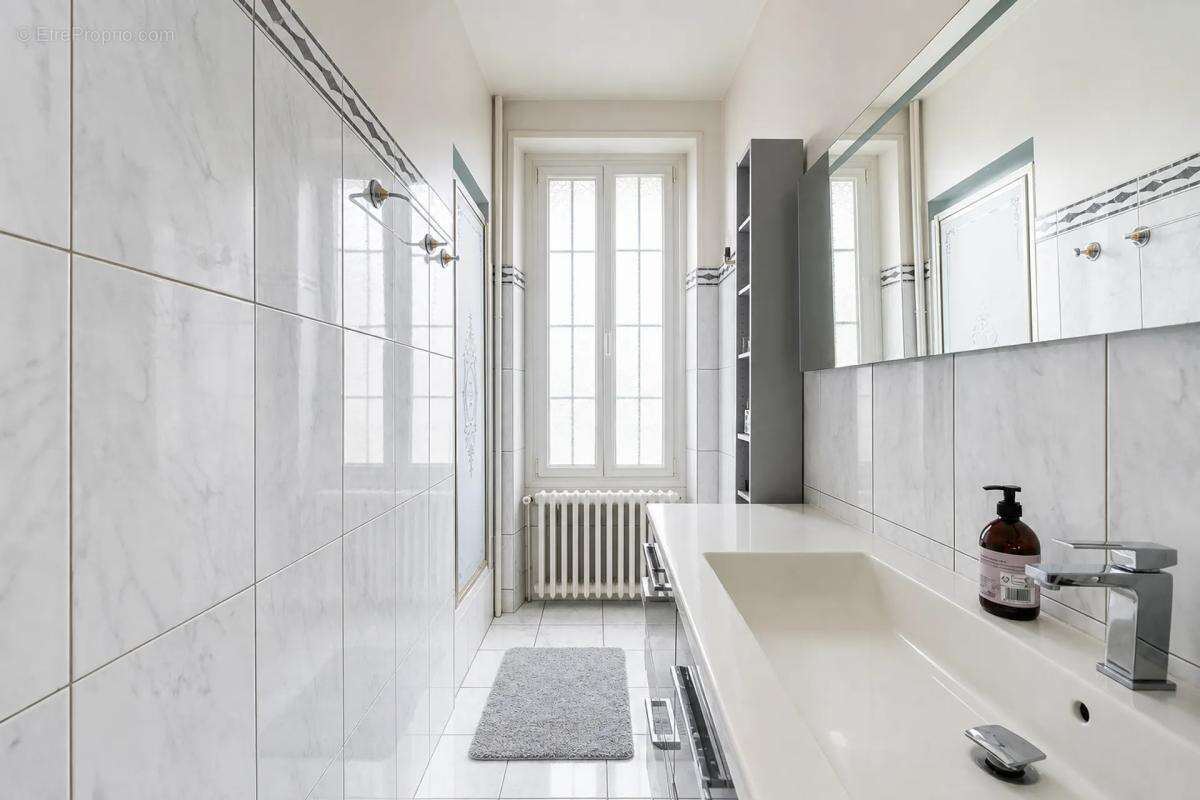 Belle maison individuelle de 250 m² sur terrain piscinable à découvrir ! - photo 10