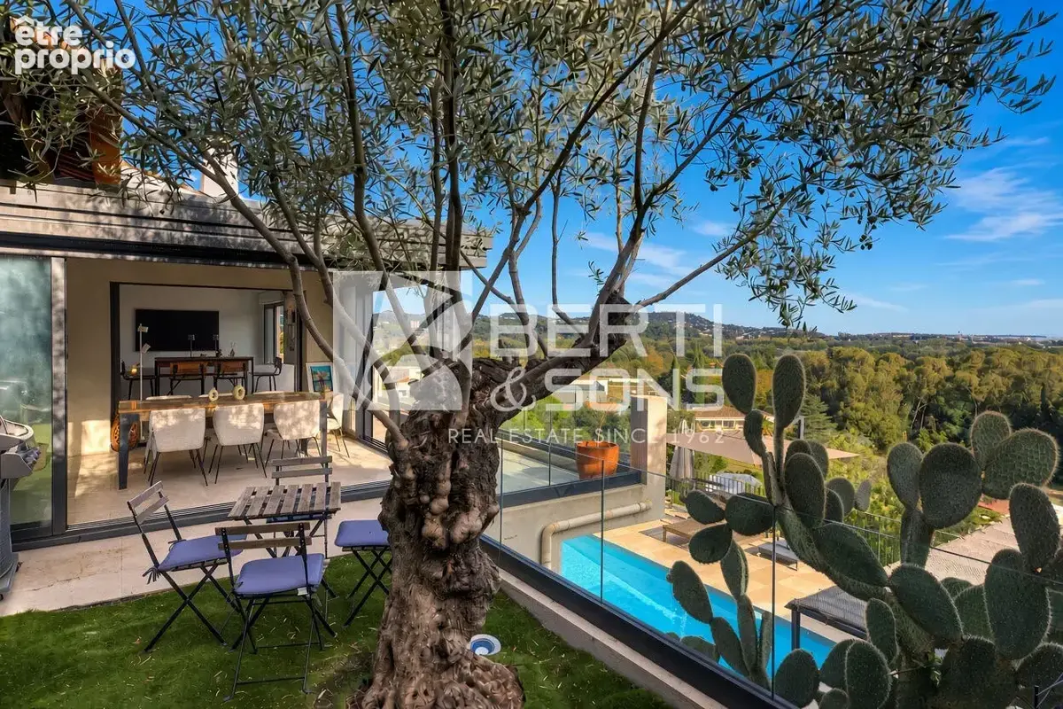 Exclusivité - villa provençale rénovée - piscine - vue dégagée jusqu'à la mer - photo 2