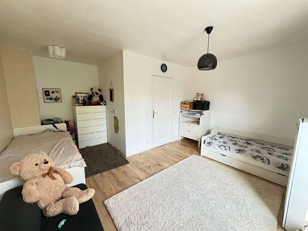 Maison à SAVIGNY-LE-TEMPLE