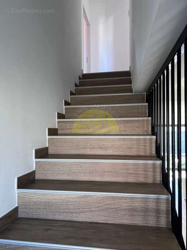 Maison à SAINT-GENIS-DES-FONTAINES