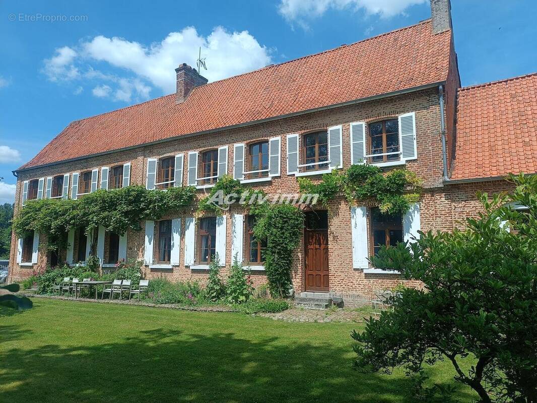 4252 11 - Maison à HESDIN