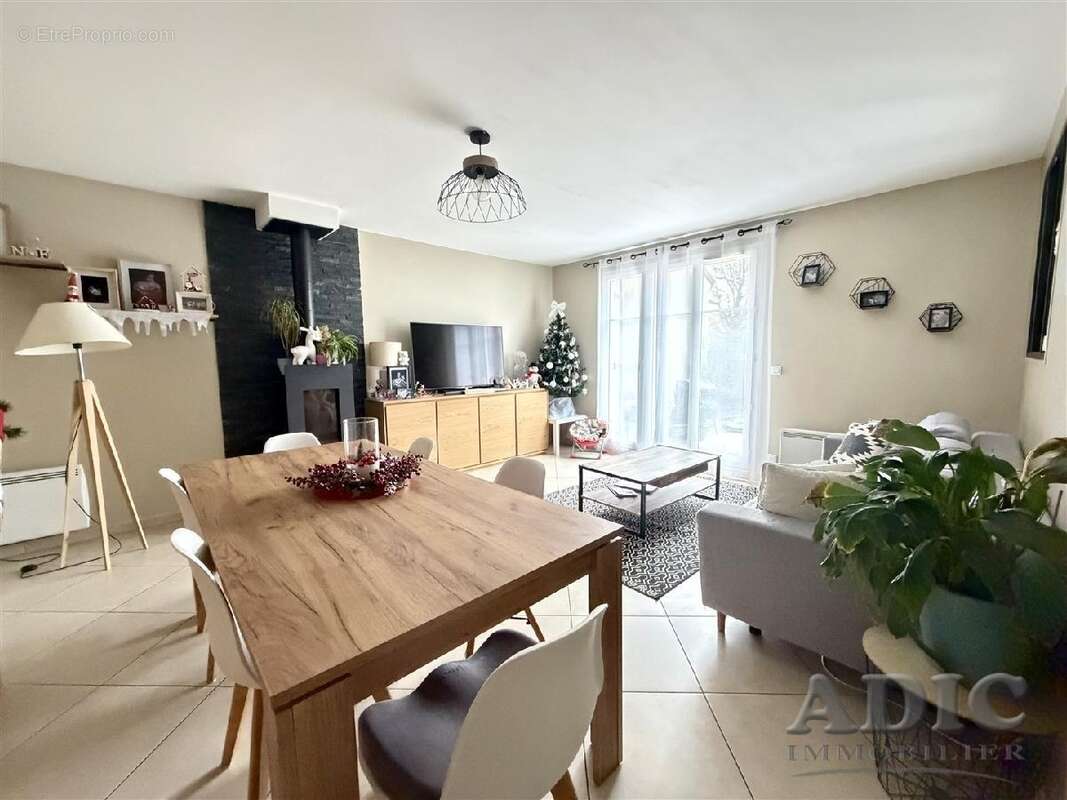 Maison à DAMMARTIN-EN-GOELE